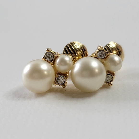 CHRISTIAN DIOR Pearl Rhinestone Gold Tone Clip Earrings - Picture 5 of 9